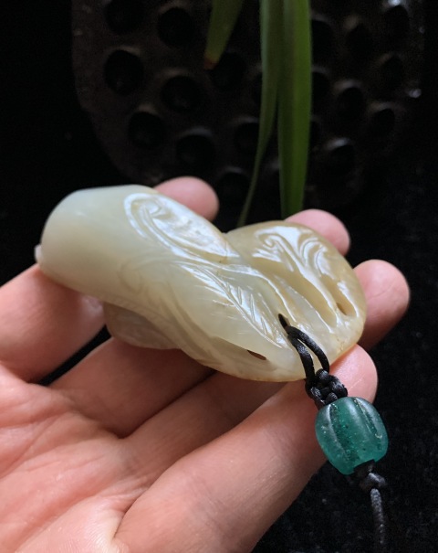 古玩玉器清代和田留皮玉雕瓜墜拍賣,當(dāng)前價格19000元