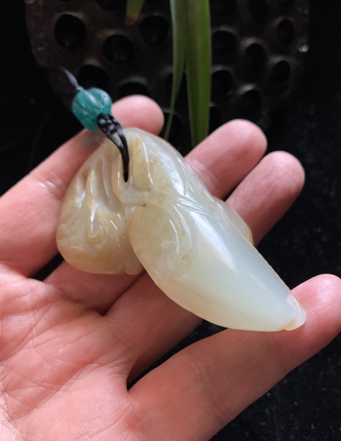 古玩玉器清代和田留皮玉雕瓜墜拍賣,當(dāng)前價格19000元