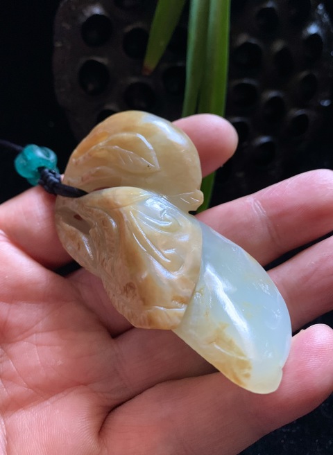 古玩玉器清代和田留皮玉雕瓜墜拍賣,當(dāng)前價格19000元