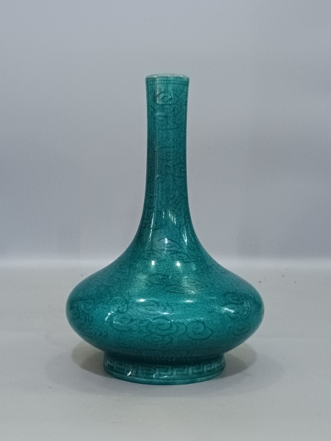 古玩陶瓷孔雀藍釉荸薺瓶拍賣，當(dāng)前價格0元