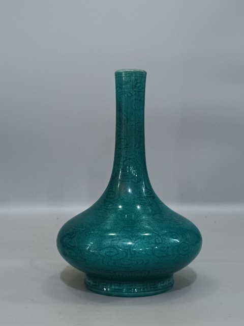 古玩陶瓷孔雀藍釉荸薺瓶拍賣，當(dāng)前價格0元