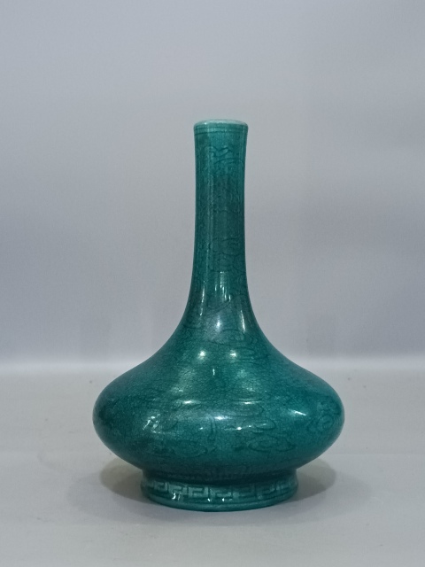 古玩陶瓷孔雀藍釉荸薺瓶拍賣，當(dāng)前價格0元