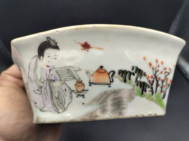 古玩陶瓷淺絳彩人物詩文攢盤拍賣，當前價格800元