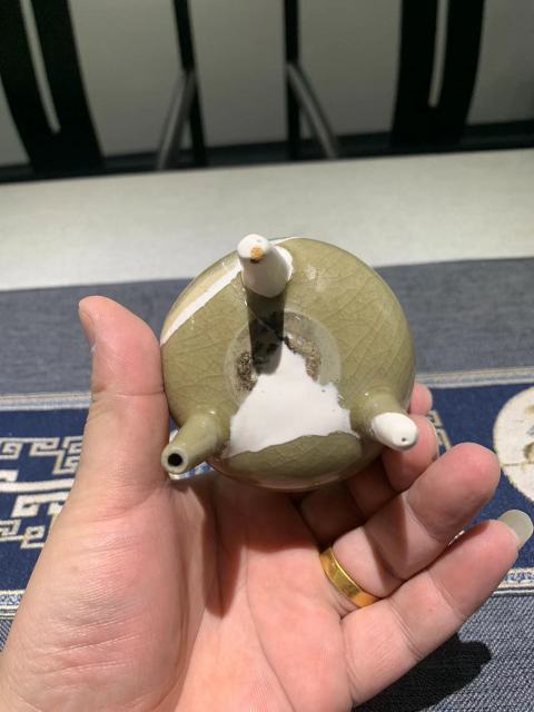 古玩陶瓷實物保真館藏級南宋龍泉青瓷鼎式爐拍賣,當(dāng)前價格2980元