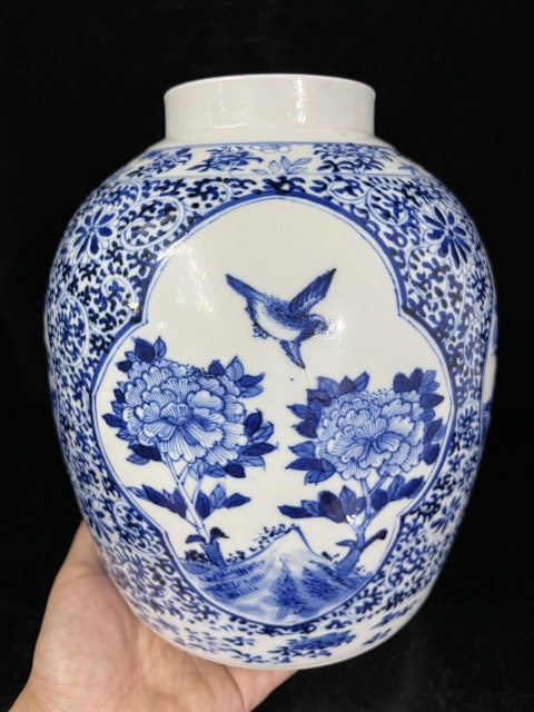 古玩陶瓷清晚期青花花卉開窗人物花鳥罐拍賣，當前價格6800元