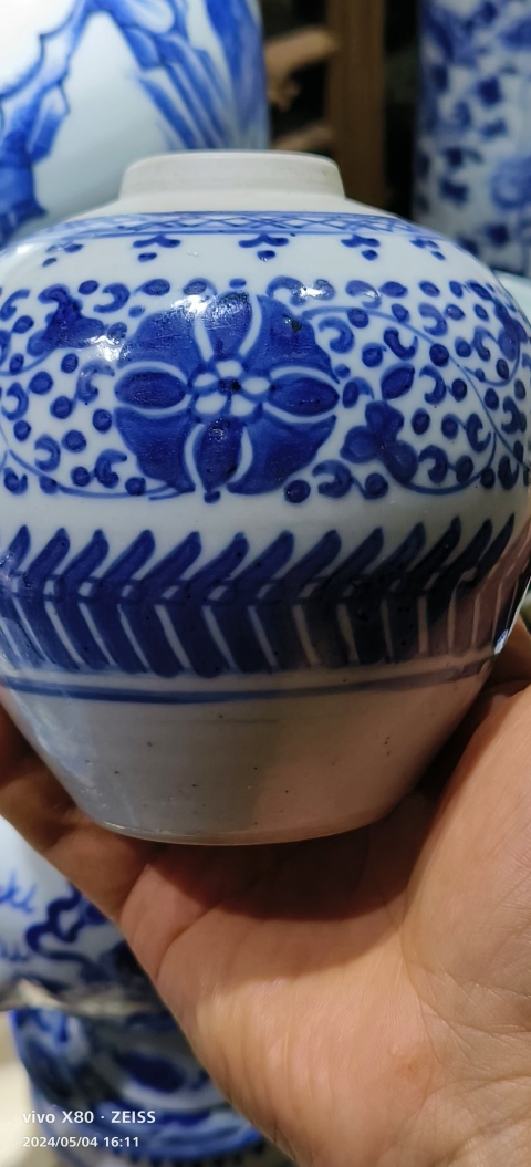 古玩陶瓷青花皮球花紋罐拍賣，當前價格5000元