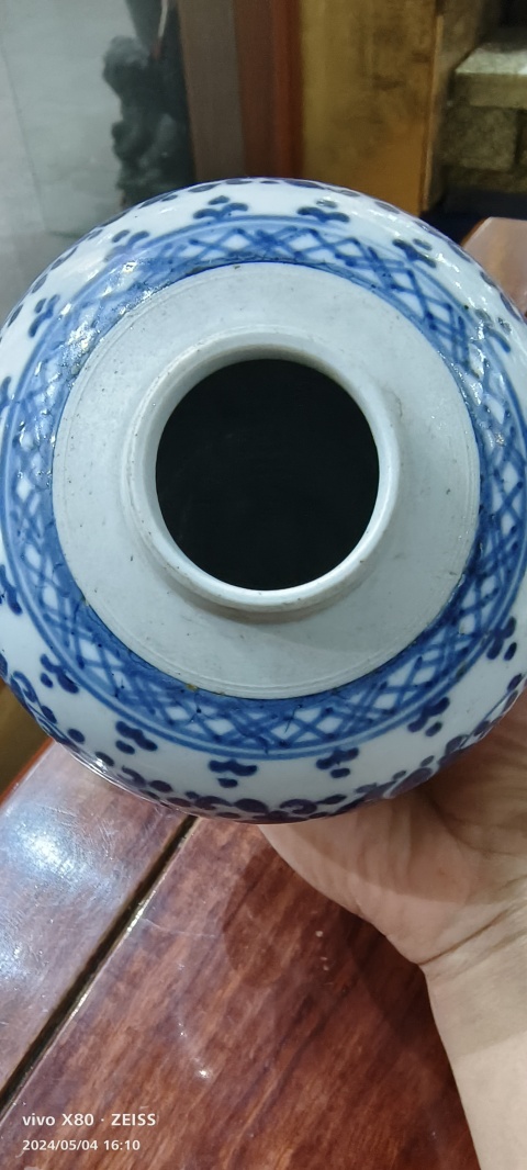 古玩陶瓷青花皮球花紋罐拍賣，當前價格5000元