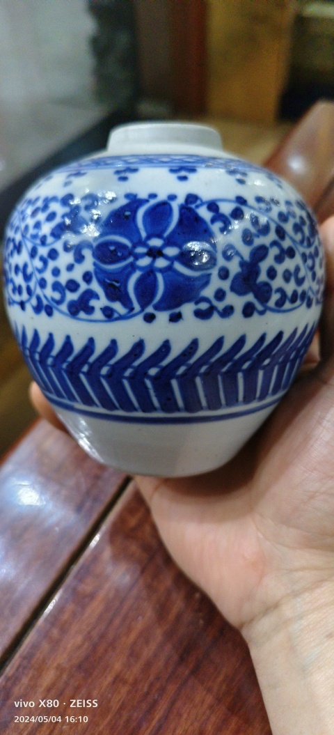 古玩陶瓷青花皮球花紋罐拍賣，當前價格5000元