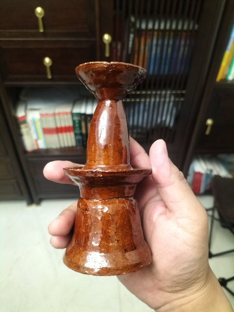 古玩陶瓷褐釉燈臺(tái)拍賣，當(dāng)前價(jià)格180元