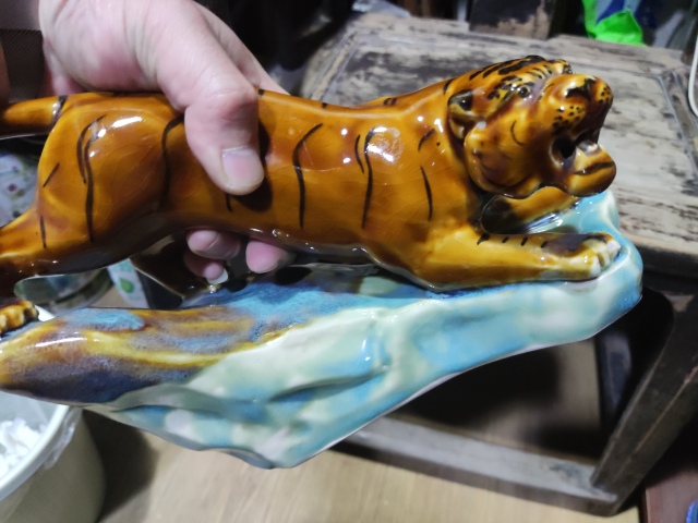 古玩陶瓷河南鈞瓷一廠 老虎塑像拍賣,當前價格228元