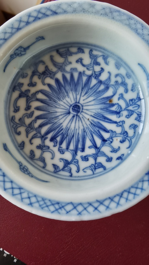 古玩陶瓷清中期青花纏枝蓮貢盤拍賣,當前價格1580元