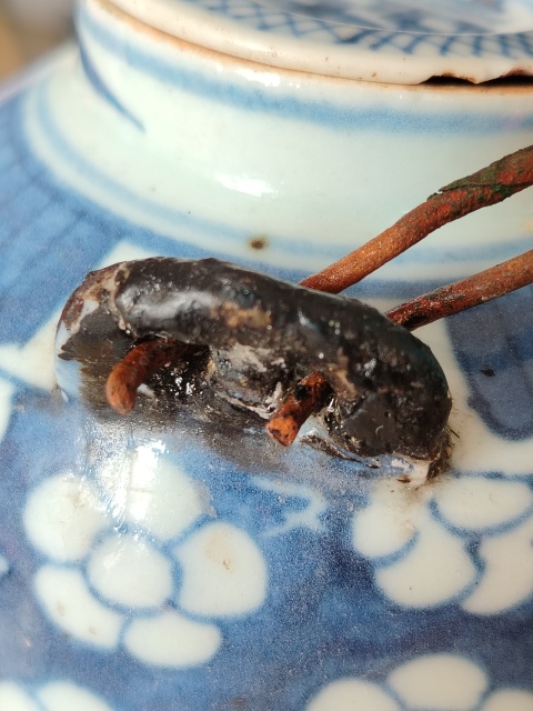 古玩陶瓷冰梅青花提梁壺拍賣，當(dāng)前價格499元