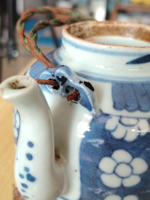 古玩陶瓷冰梅青花提梁壺拍賣，當(dāng)前價格499元