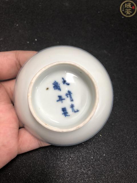 古玩陶瓷一對大清光緒年製官窯本朝款青花纏枝花卉筆添拍賣，當前價格2980元