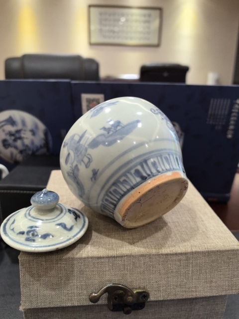 古玩陶瓷青花花卉人物紋蓋罐拍賣，當前價格15800元