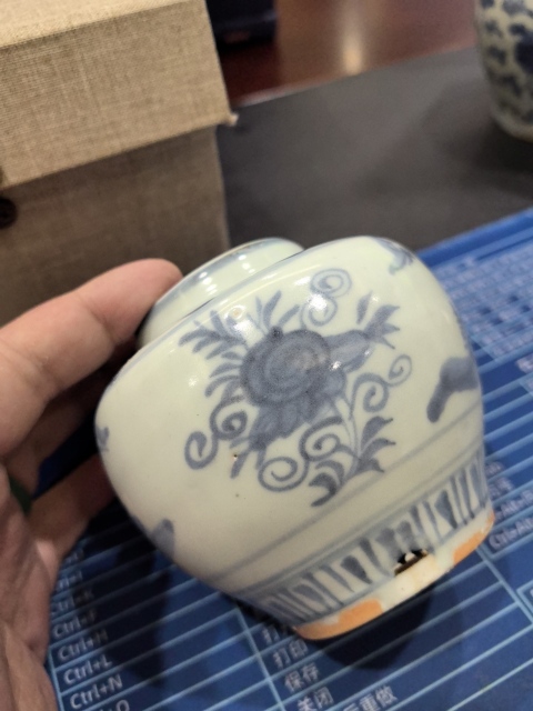 古玩陶瓷青花花卉人物紋蓋罐拍賣，當前價格15800元