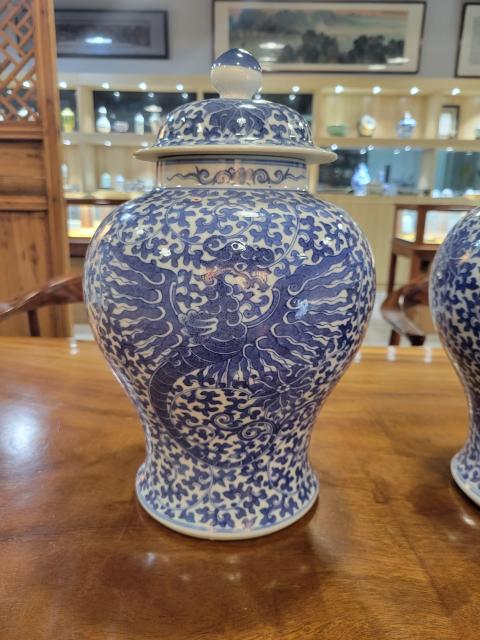 古玩陶瓷清晚期青花夔鳳紋將軍罐拍賣，當前價格30000元