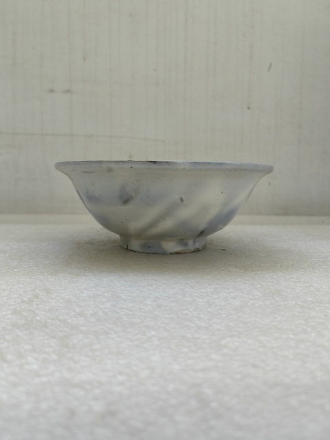 古玩陶瓷青花三魚花卉紋撇口碗拍賣,當前價格550元