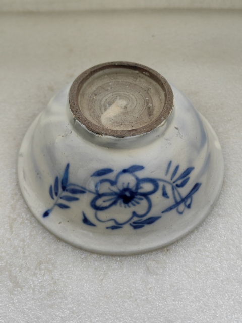 古玩陶瓷青花三魚花卉紋撇口碗拍賣,當前價格550元