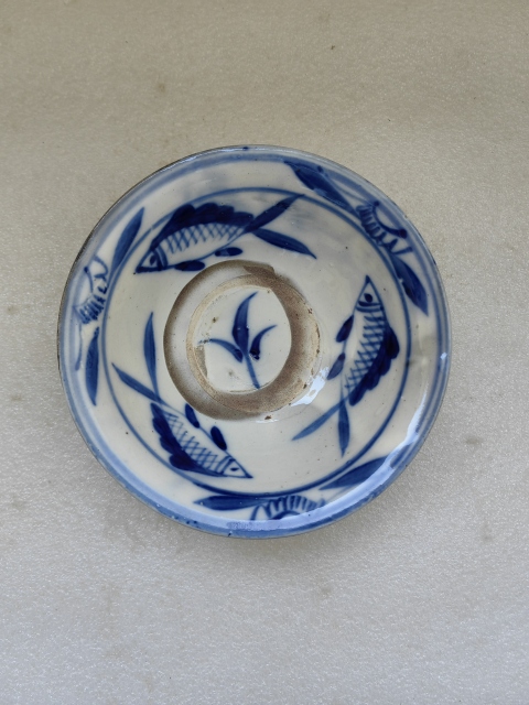 古玩陶瓷青花三魚花卉紋撇口碗拍賣,當前價格550元
