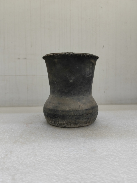 古玩陶瓷黑陶花觚拍賣，當前價格580元