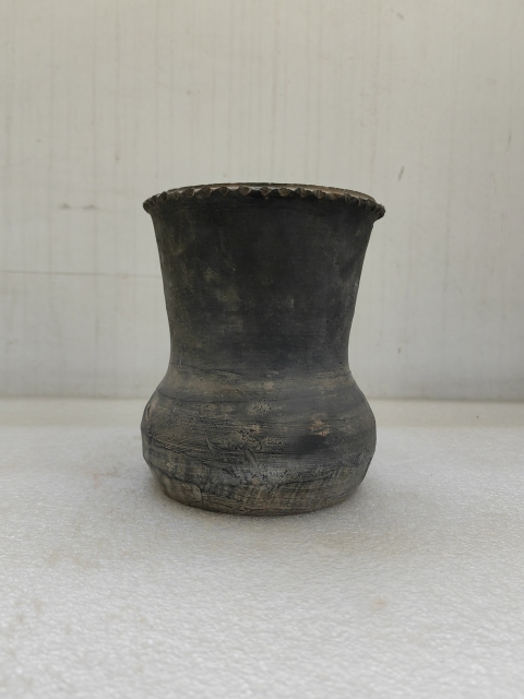 古玩陶瓷黑陶花觚拍賣，當前價格580元