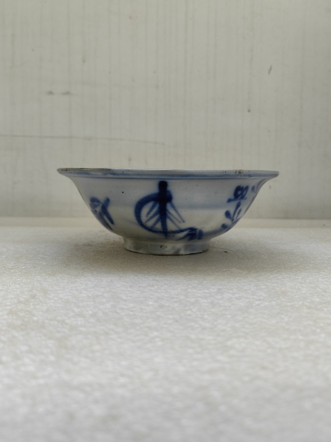 古玩陶瓷青花三魚花卉紋撇口碗拍賣,當前價格450元