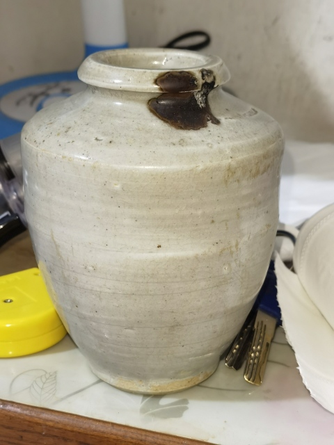 古玩陶瓷龍泉窯青白釉點褐彩罐拍賣，當前價格400元