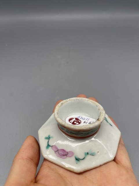 古玩陶瓷清同治細(xì)路粉彩富貴白頭八方碟拍賣,當(dāng)前價格359元