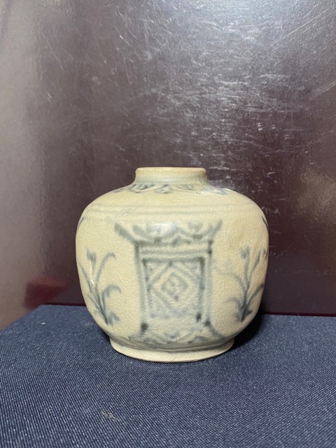 古玩陶瓷明青花開(kāi)光花卉紋瓜棱罐拍賣，當(dāng)前價(jià)格3500元
