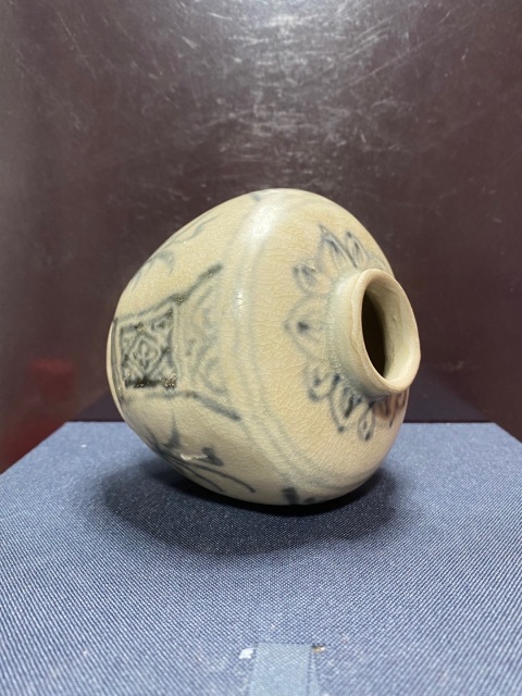 古玩陶瓷明青花開(kāi)光花卉紋瓜棱罐拍賣，當(dāng)前價(jià)格3500元