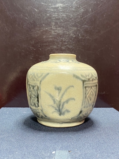 古玩陶瓷明青花開(kāi)光花卉紋瓜棱罐拍賣，當(dāng)前價(jià)格3500元