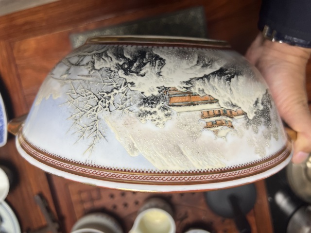 古玩陶瓷余文鑲雪景粉彩山水紋蓋盒拍賣，當前價格46000元