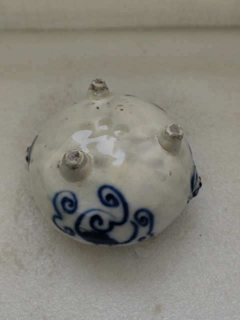 古玩陶瓷青花花卉紋獅耳三足爐拍賣,當前價格580元
