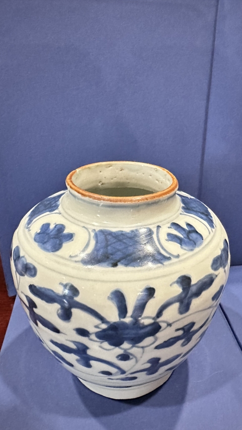 古玩陶瓷明天啟青花纏枝花卉紋蓋罐拍賣，當前價格7999元