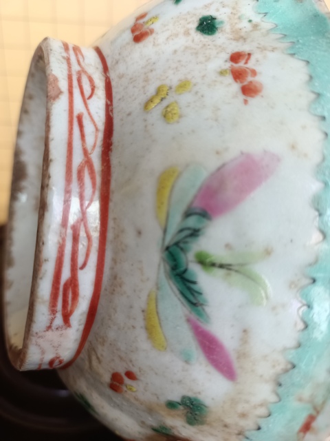 古玩陶瓷清末民初.景德鎮(zhèn)內(nèi)松石綠釉地外粉彩花鳥(niǎo)花口碗拍賣(mài)，當(dāng)前價(jià)格268元