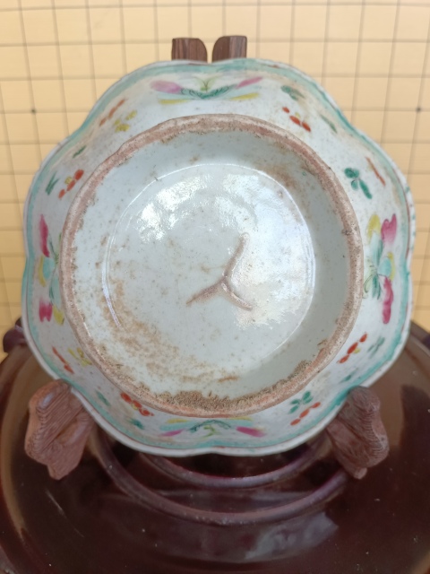 古玩陶瓷清末民初.景德鎮(zhèn)內(nèi)松石綠釉地外粉彩花鳥(niǎo)花口碗拍賣(mài)，當(dāng)前價(jià)格268元