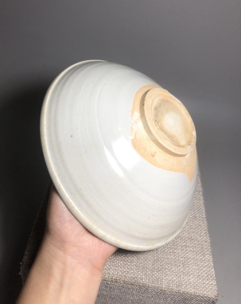 古玩陶瓷(五代十國精品)邢窯白釉唇口大碗拍賣,當前價格6888元