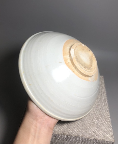 古玩陶瓷(五代十國精品)邢窯白釉唇口大碗拍賣,當前價格6888元