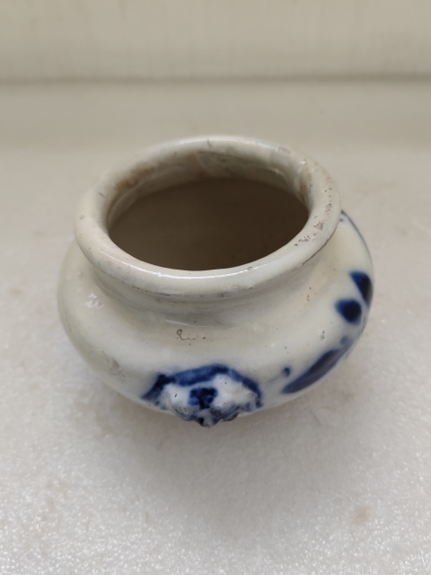 古玩陶瓷青花花卉紋獅耳三足爐拍賣,當前價格580元