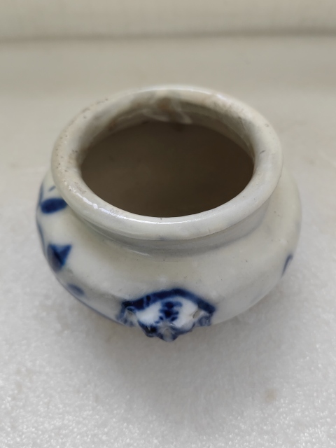古玩陶瓷青花花卉紋獅耳三足爐拍賣,當前價格580元