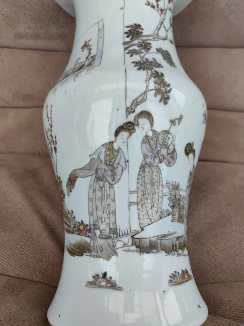 古玩陶瓷民國·粉彩桃花仕女紋鳳尾尊拍賣,當前價格8999元
