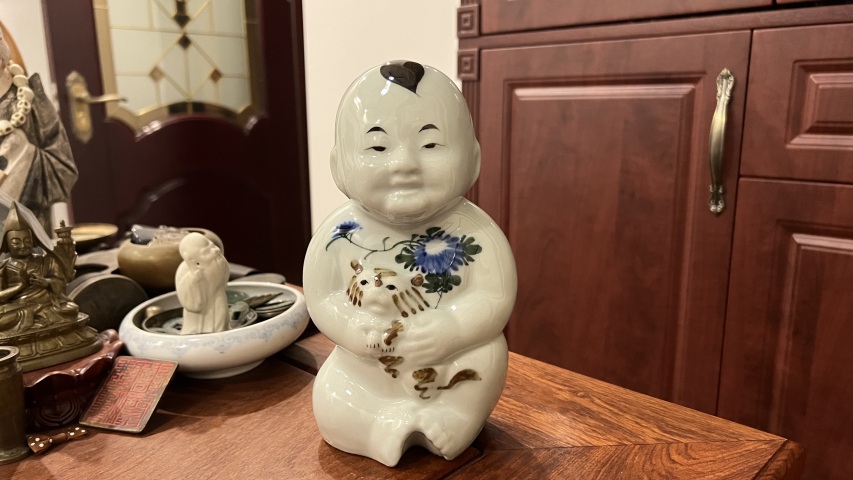 古玩陶瓷民國童子塑像拍賣，當(dāng)前價格999元