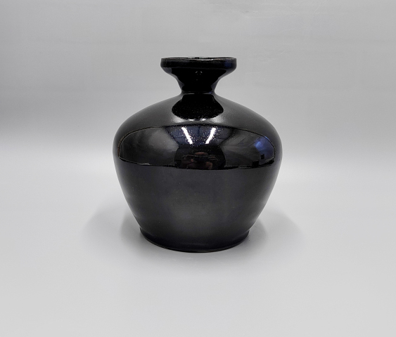 古玩陶瓷高雅的明清黑釉盤口瓶拍賣，當前價格1200元