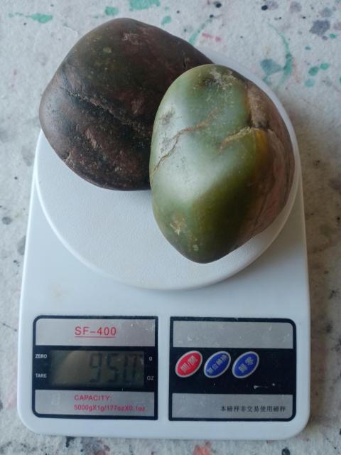 古玩玉器和田籽料原石2塊拍賣(mài),當(dāng)前價(jià)格777元
