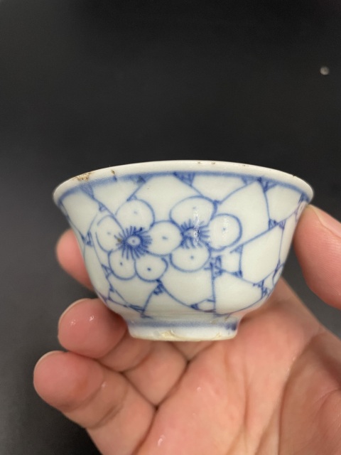 古玩陶瓷清中期·青花冰梅圖杯拍賣,當前價格1380元