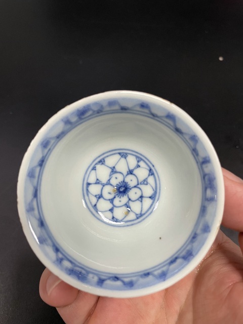古玩陶瓷清中期·青花冰梅圖杯拍賣,當前價格1380元