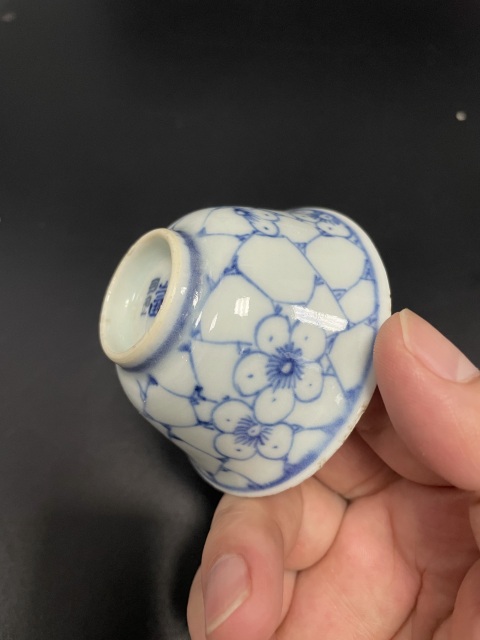 古玩陶瓷清中期·青花冰梅圖杯拍賣,當前價格1380元