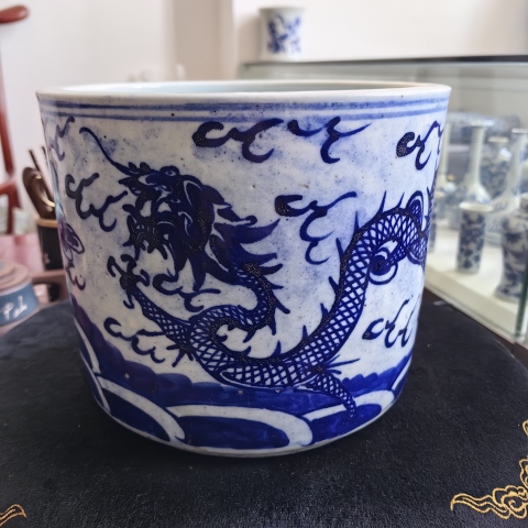古玩陶瓷龍紋青花圈足筒式香爐拍賣，當前價格3800元
