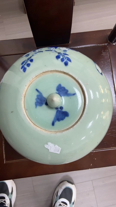古玩陶瓷清中期 冬青釉青花加白童子折桂圖西瓜罐拍賣,當前價格2580元